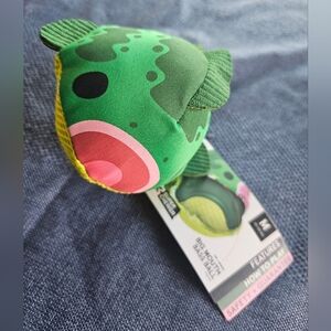 Bark Box Big Mouth Bass Ball